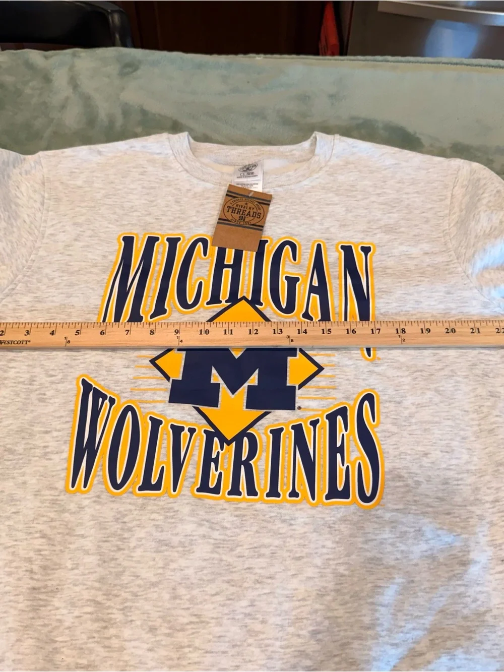 NWT Michigan Wolverines Youth Large 12/14 Fleece Crewneck Sweatshirt